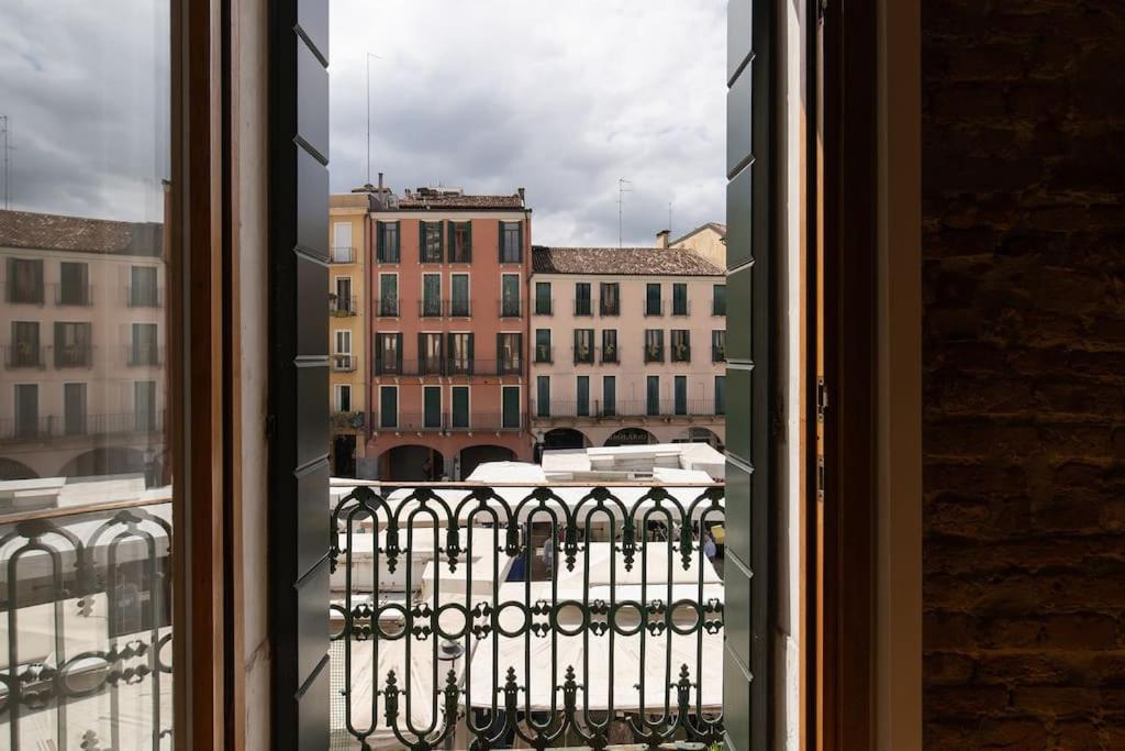 Enjoy Home - Appartamento Orologio, Piazza Dei Signori Падуя Экстерьер фото