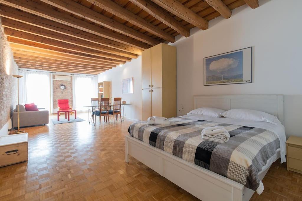 Enjoy Home - Appartamento Orologio, Piazza Dei Signori Падуя Экстерьер фото